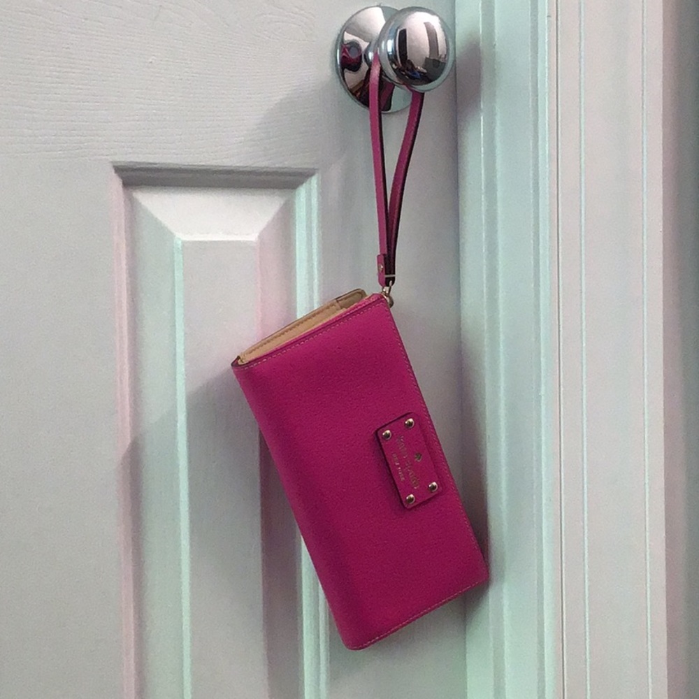 NWOT Kate Spade Bright Pink Wristlet